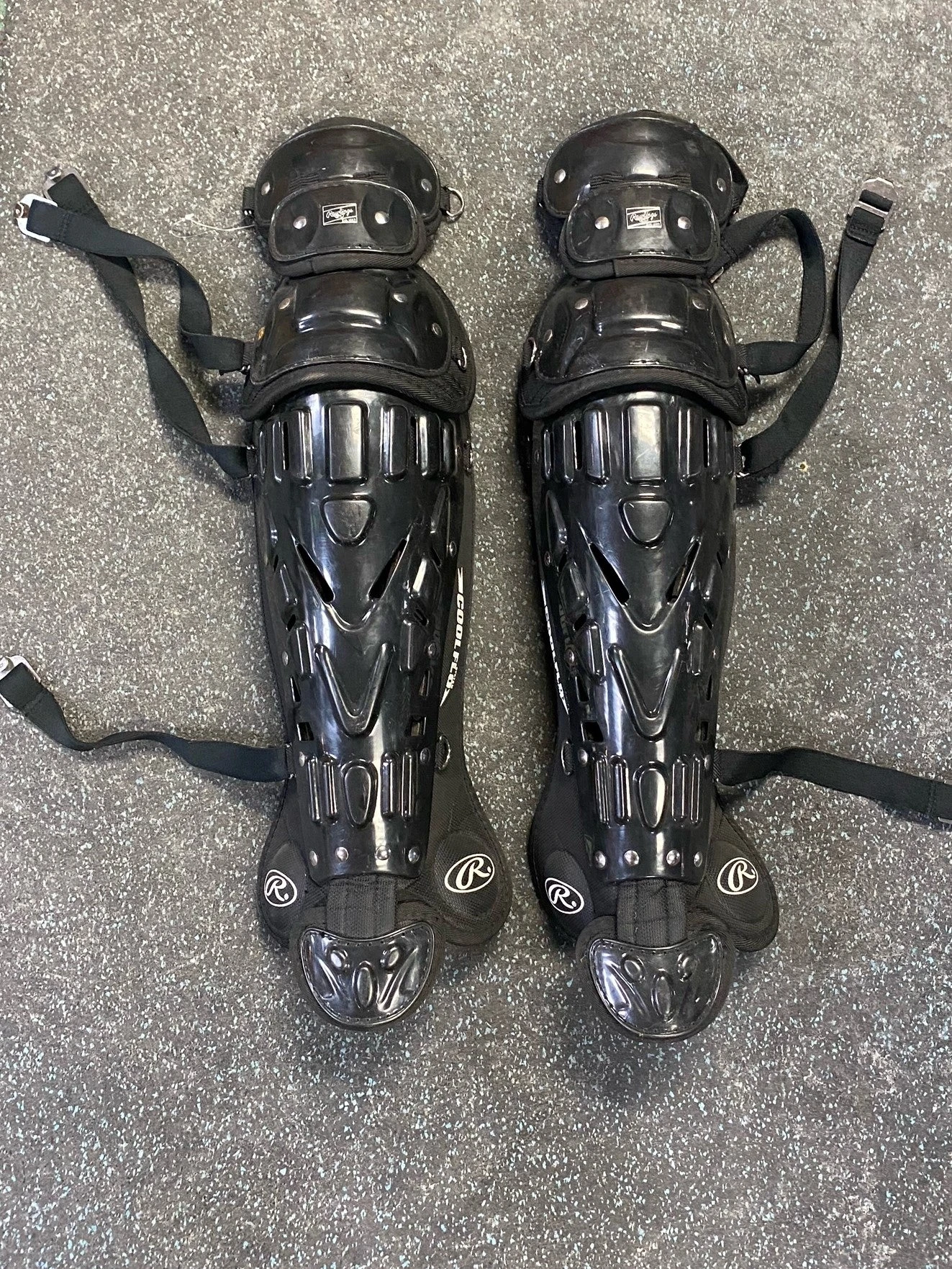 Rawlings CFLGPro Baseball Back Catcher Shin Pads 13" 1 Rawlings CFLGPro Baseball Back Catcher Shin Pads 13"