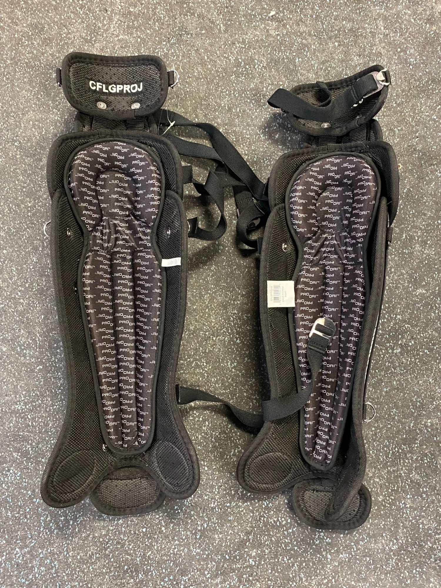 Rawlings CFLGPro Baseball Back Catcher Shin Pads 13" 2 Rawlings CFLGPro Baseball Back Catcher Shin Pads 13" - Image 2